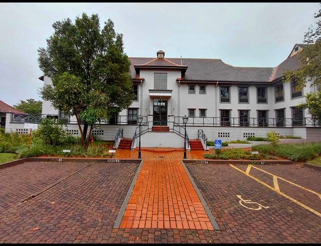 230M² OFFICE TO LET IN EPSOM DOWNS